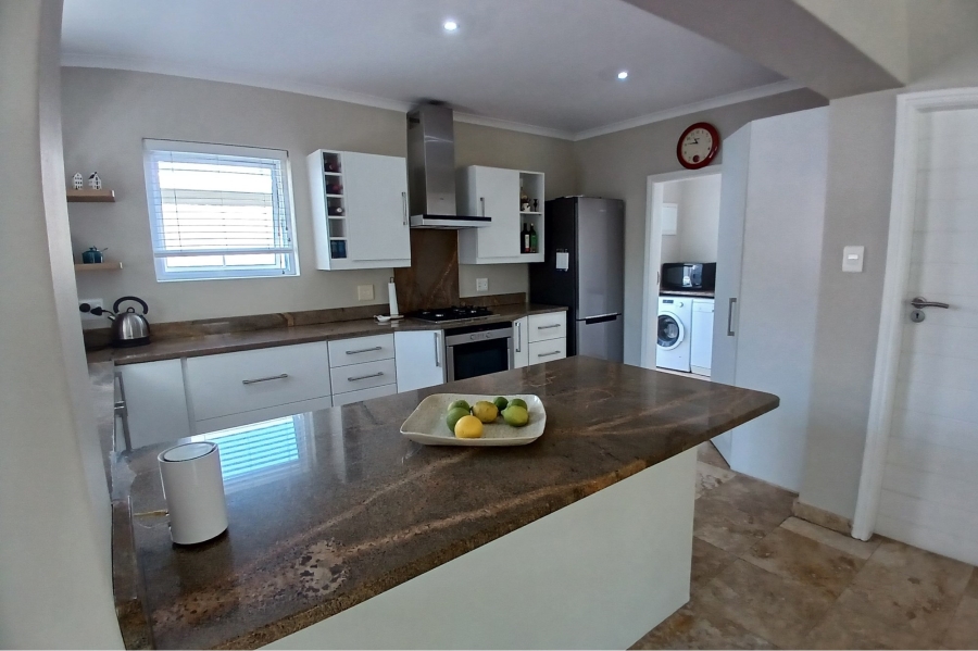 To Let 4 Bedroom Property for Rent in Thesen Islands Western Cape